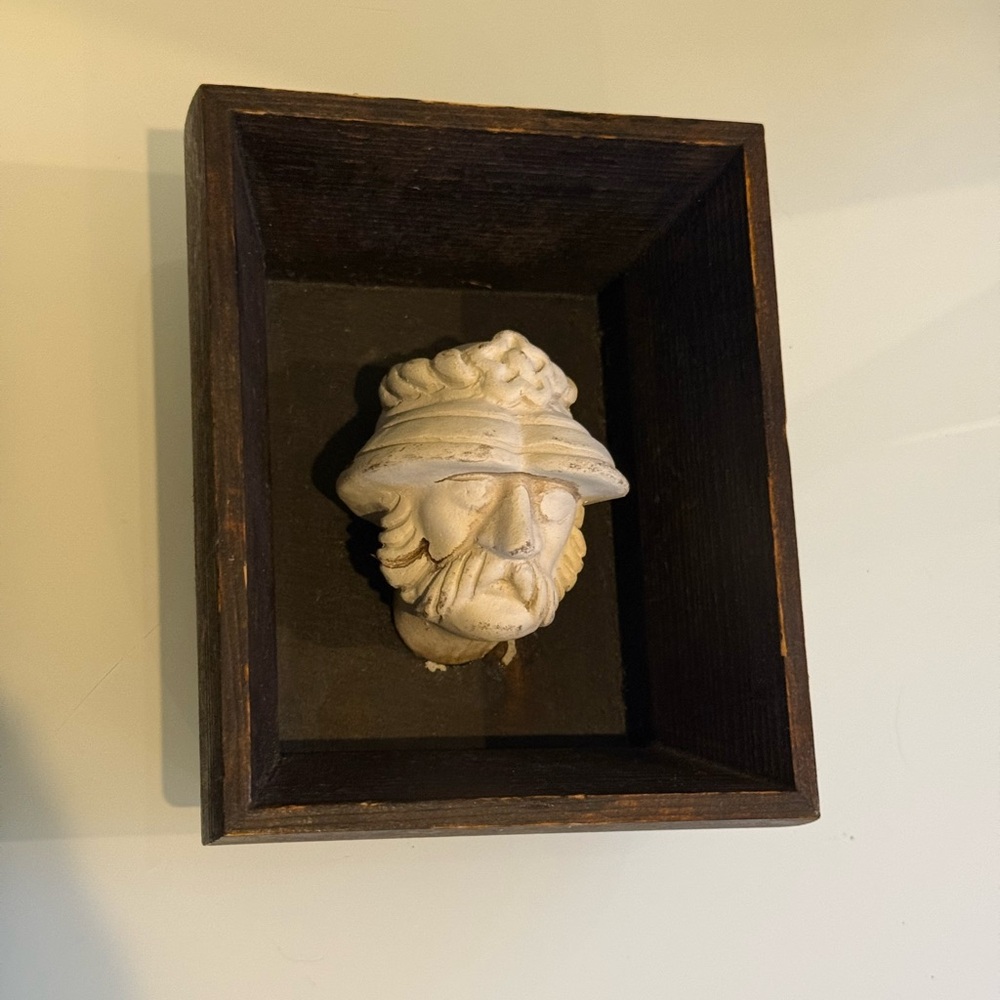 2 Vintage Head Replicates from Wawel Castle Coffered Ceiling of the Envoys' Hall - Picture 2 of 8